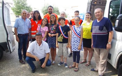 Milhaud : Remise d’eau par le conseil municipal des jeunes